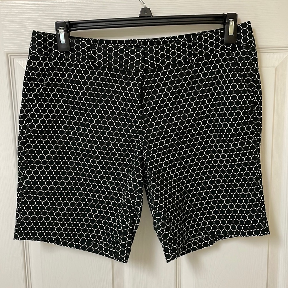 Women’s dress shorts. Size 8